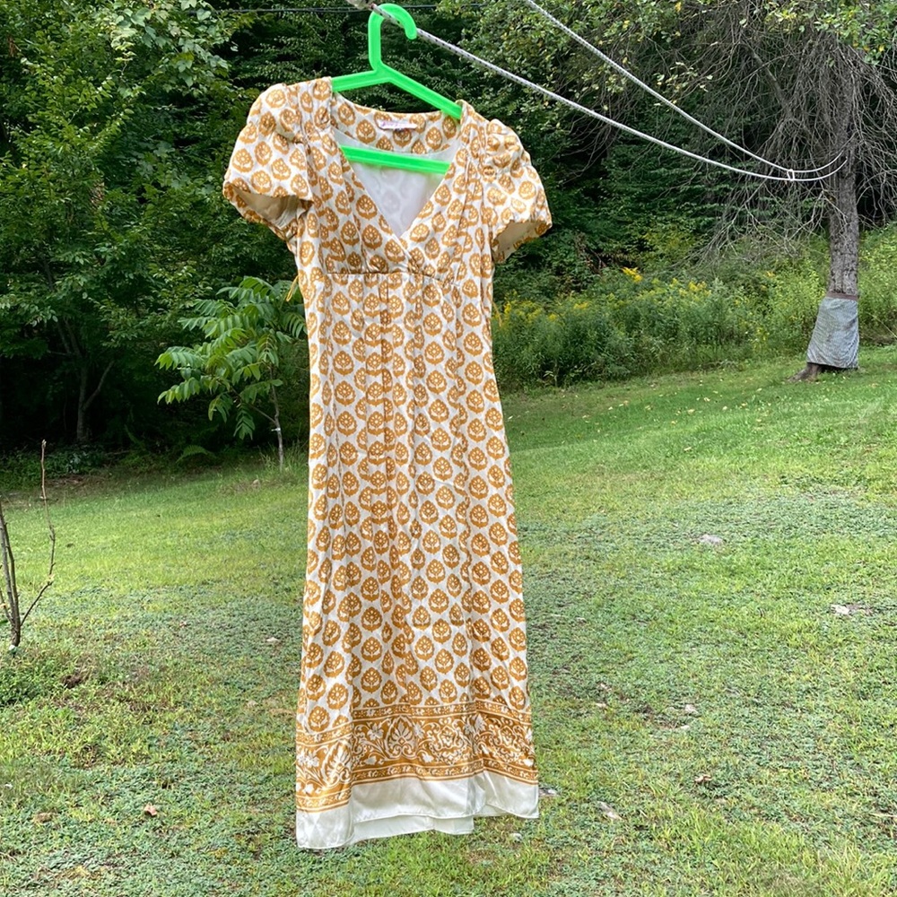 Betsy Johnson 100% silk Dress